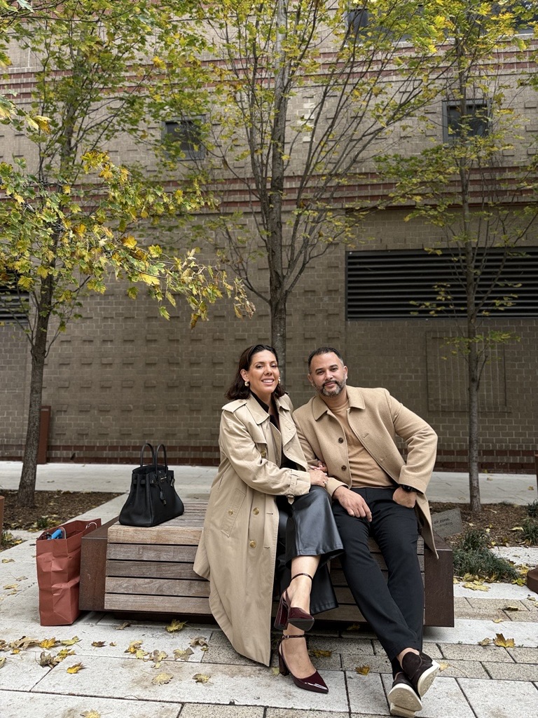 Ledi and Luis on a bench